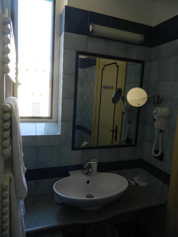 Hotel Villa Hermosa Ischia Værelse billede